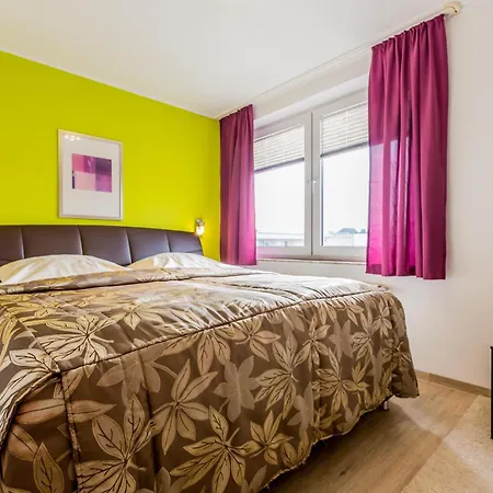 Residenz Meeresbrandung 32 Mit Balkon Und Meerblick . 4.stock, Einbaukueche, Geschirrspueler, 2 X Tv,schwimmbad, Sauna , Reservierter Stellplatz, Wlan ! *