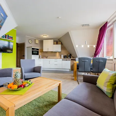 Residenz Meeresbrandung 32 Mit Balkon Und Meerblick . 4.stock, Einbaukueche, Geschirrspueler, 2 X Tv,schwimmbad, Sauna , Reservierter Stellplatz, Wlan ! Apartmán Cuxhaven