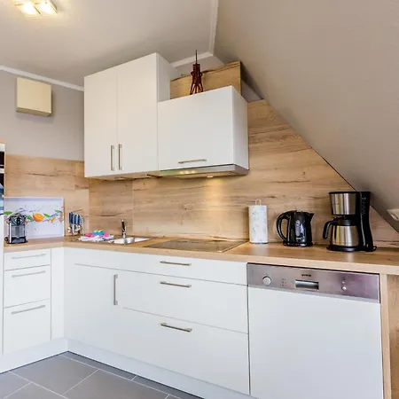 Residenz Meeresbrandung 32 Mit Balkon Und Meerblick . 4.stock, Einbaukueche, Geschirrspueler, 2 X Tv,schwimmbad, Sauna , Reservierter Stellplatz, Wlan ! Apartmán *